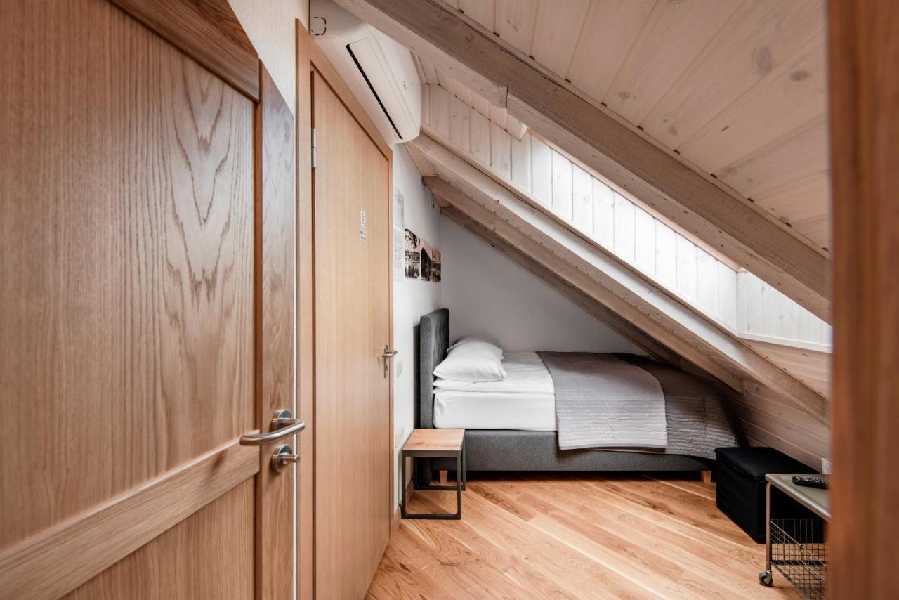 Small Attic Rooms In Kaunas Old Town Exterior foto