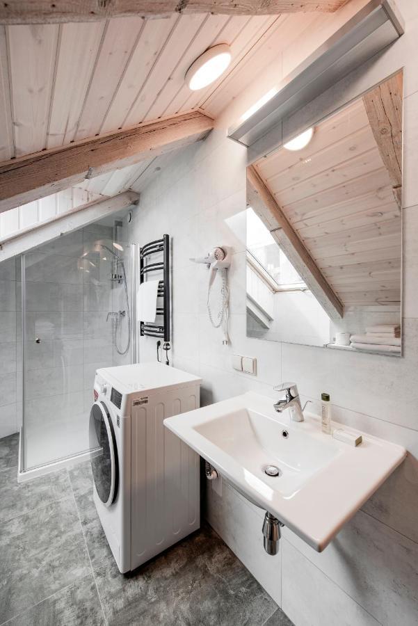 Small Attic Rooms In Kaunas Old Town Exterior foto